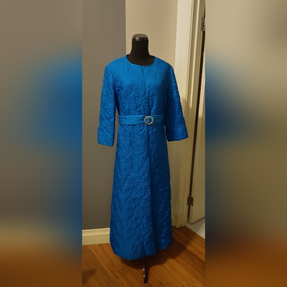 INCREDIBLE blue quilted vintage 1960s Van Raalte winter robe dress